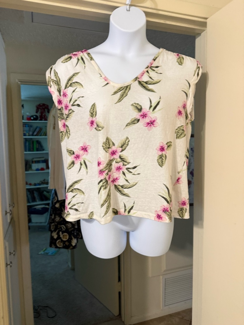 Lands' End Cream Short-Sleeve Floral V-Neck Crop Top with Pink Flowers